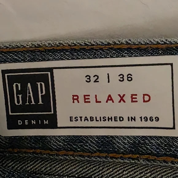 GAP 32/36 Relaxed Fit Blue Jeans - Picture 3 of 4